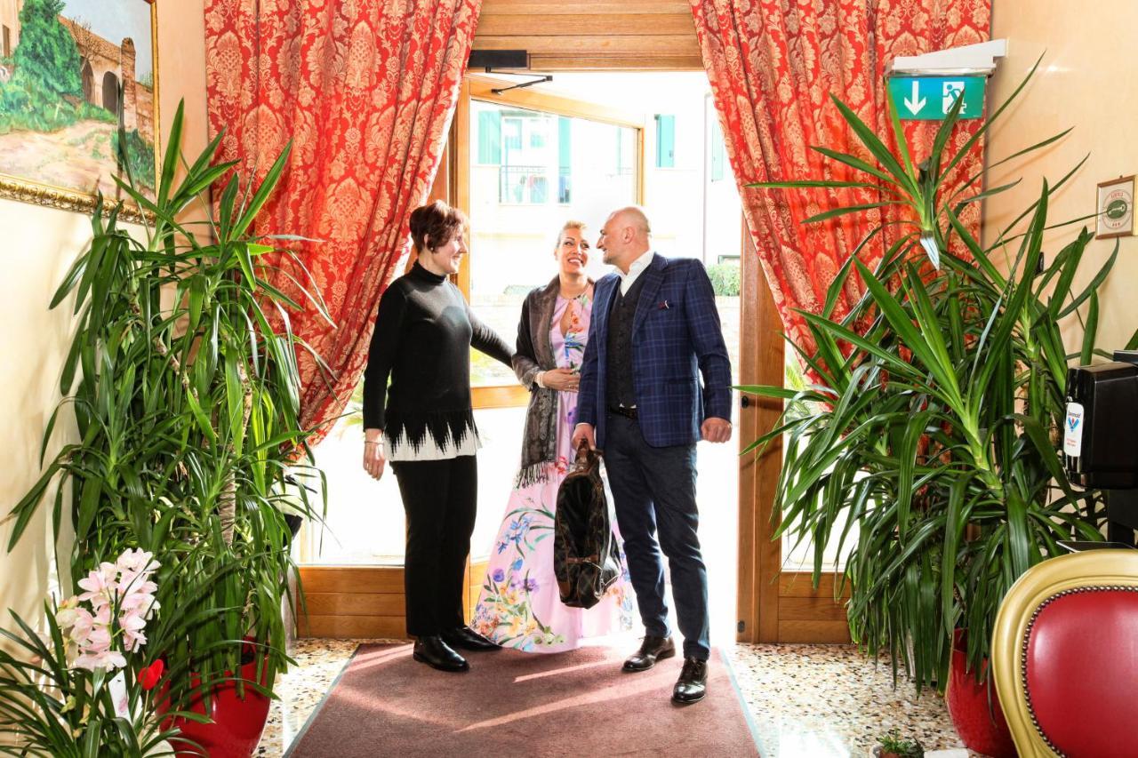 Albergo Antica Corte Marchesini Campagna Lupia Esterno foto