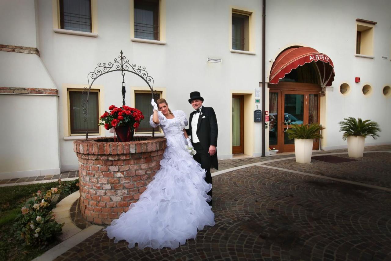 Albergo Antica Corte Marchesini Campagna Lupia Esterno foto