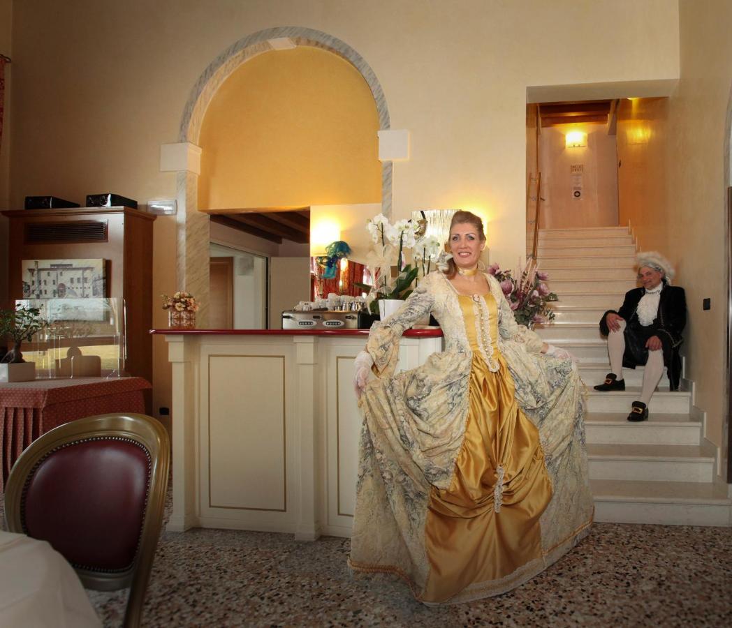 Albergo Antica Corte Marchesini Campagna Lupia Esterno foto