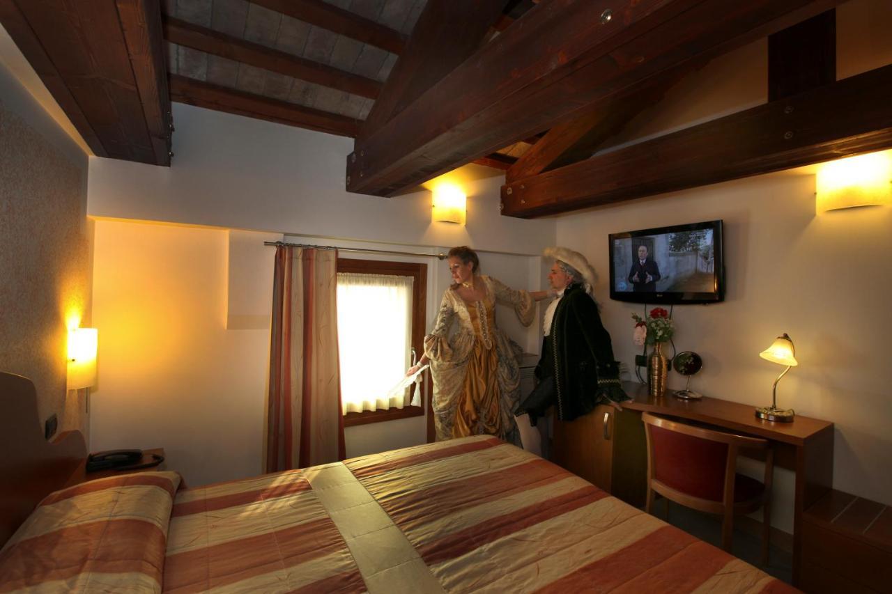 Albergo Antica Corte Marchesini Campagna Lupia Esterno foto