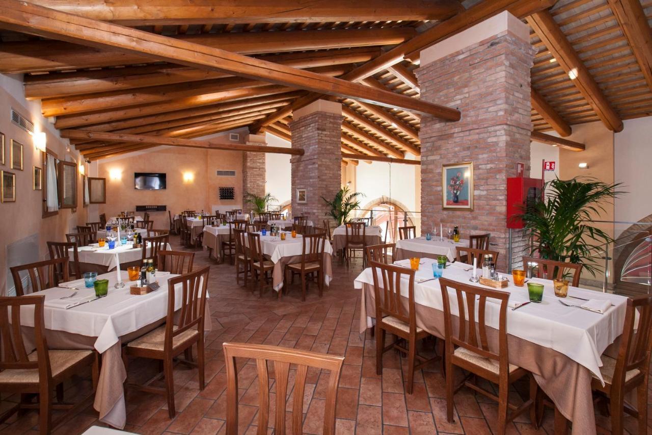 Albergo Antica Corte Marchesini Campagna Lupia Esterno foto