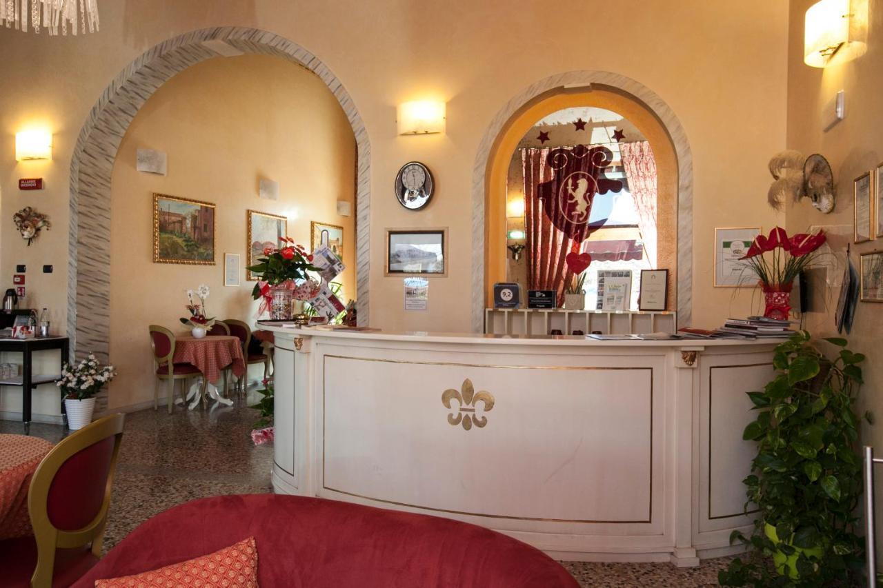 Albergo Antica Corte Marchesini Campagna Lupia Esterno foto