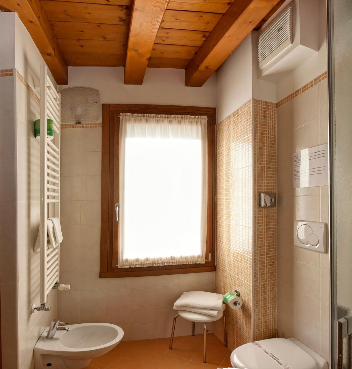 Albergo Antica Corte Marchesini Campagna Lupia Esterno foto